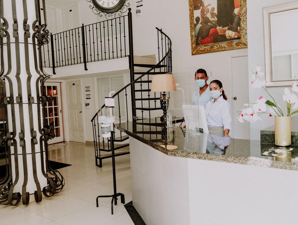 Hotel Aposentos De San Pedro 4*